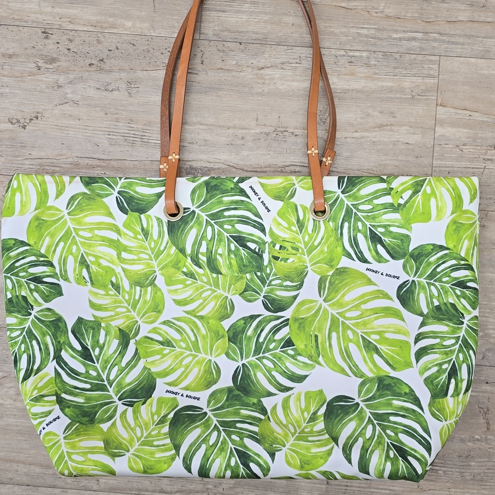 Dooney & Bourke Shoulder Bag/Tote - Picture 3 of 9